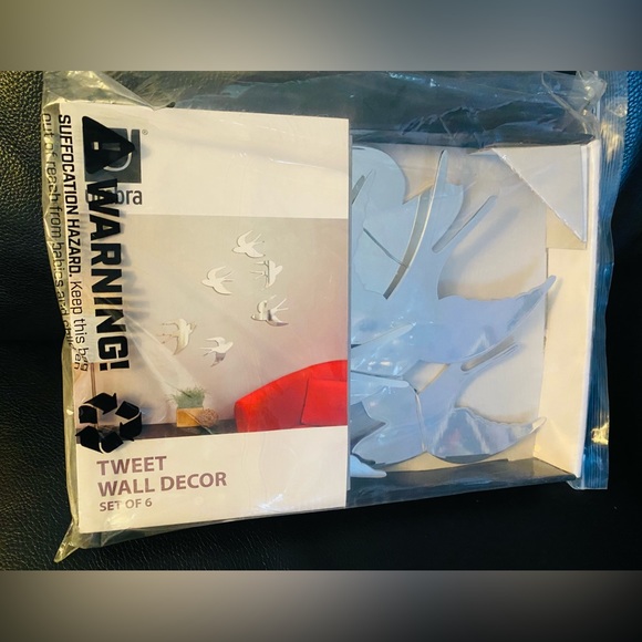 BNIB Umbra Tweet wall decor 🪽 - Picture 1 of 4